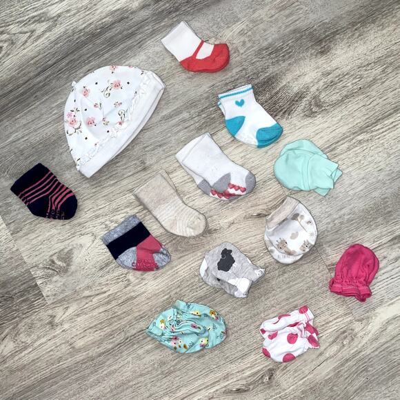 NB Baby Girl Clothing Bundle (PJs, Pants, Long & Short sleeves, swaddle, etc) - Picture 7 of 7